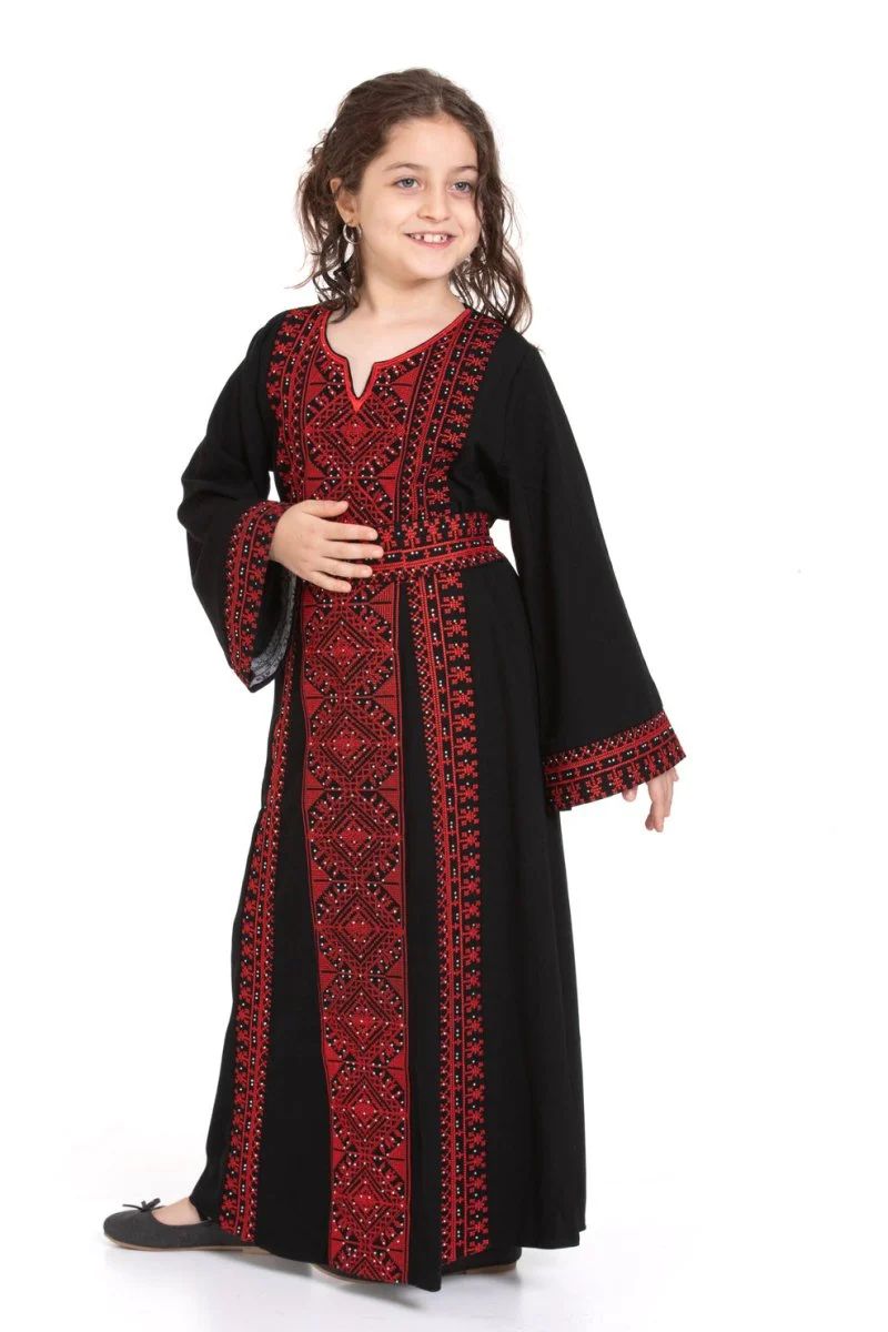 ثوب بنات فلسطيني مطرّز 2