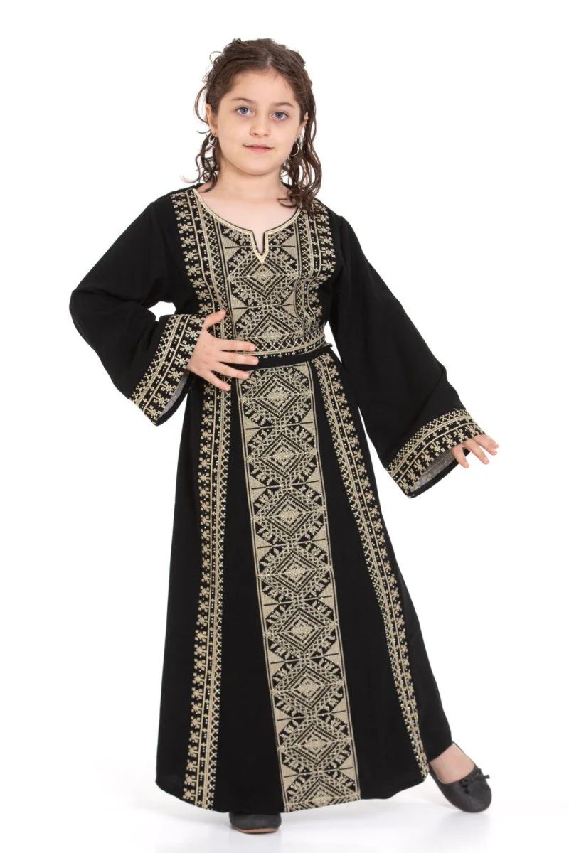 ثوب بنات فلسطيني مطرّز – أسود بتطريز ذهبي 2